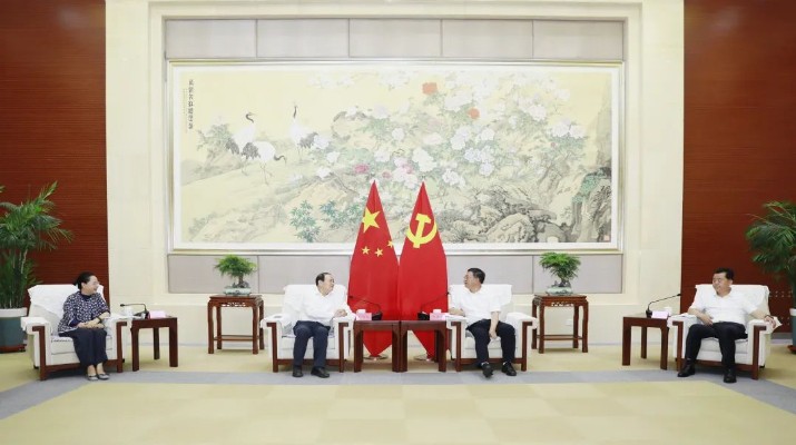 集團(tuán)黨委書(shū)記、董事長(zhǎng)石培文一行拜訪定西市委市政府主要領(lǐng)導(dǎo)